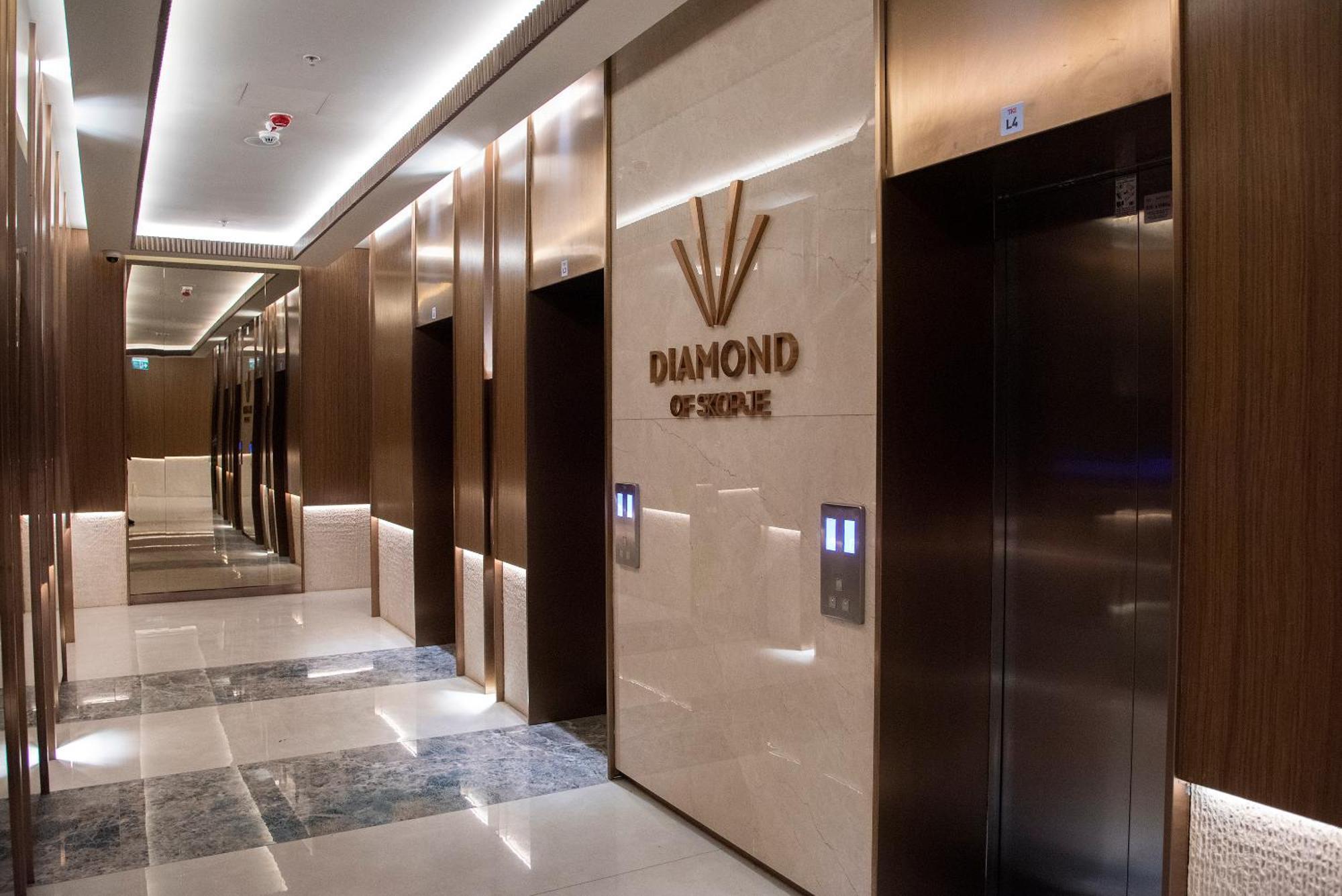 Lux Diamond-limak Center *
